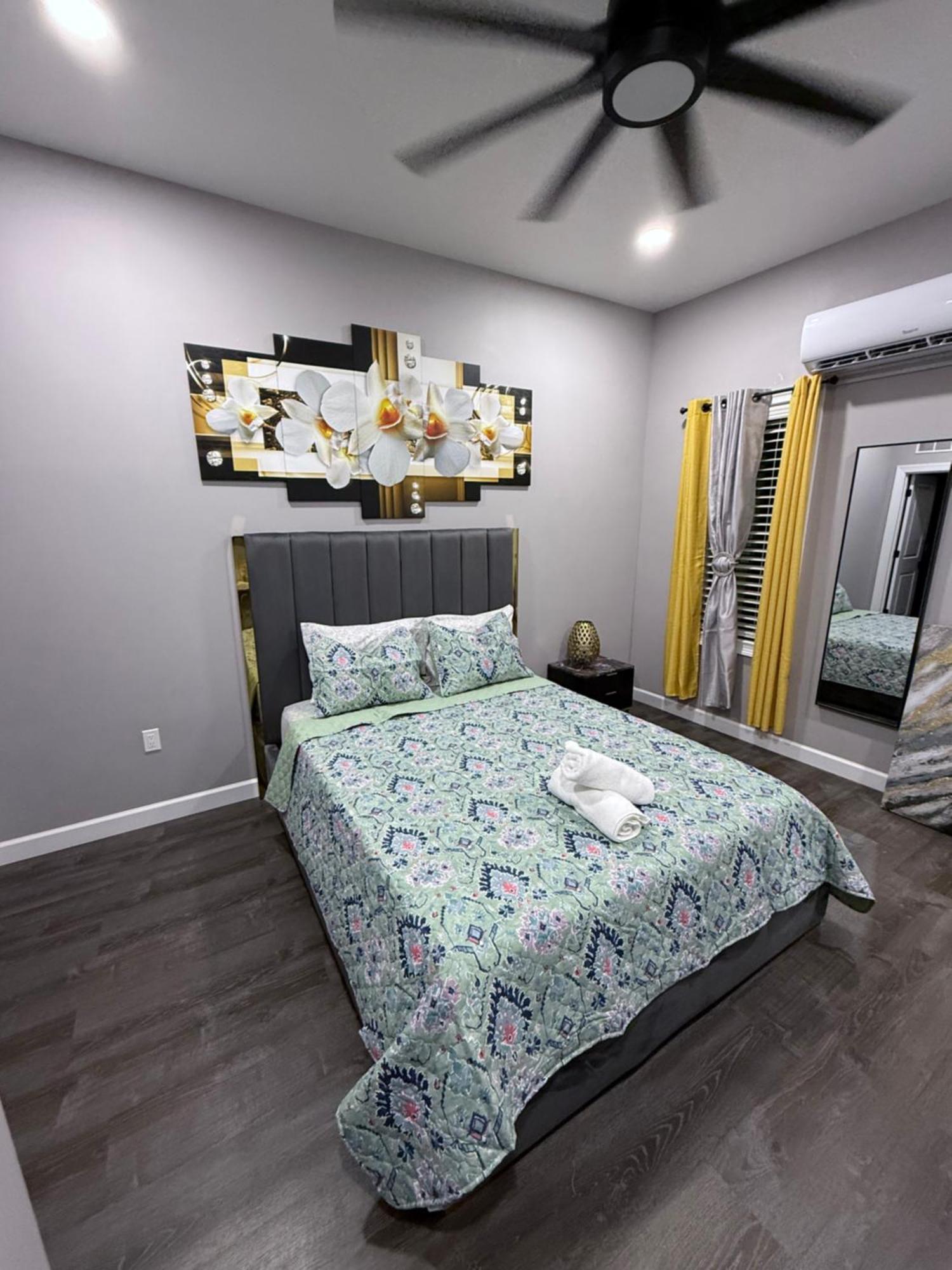 The Palm Suite Lehigh Acres Exteriör bild